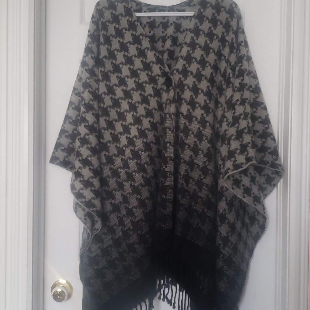 Charlie B poncho